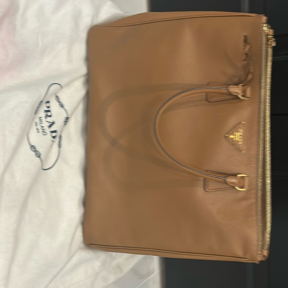 Prada XL tote bag like new